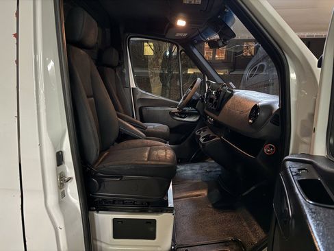 Used 2019 Mercedes-Benz Sprinter 144 Cargo image 20