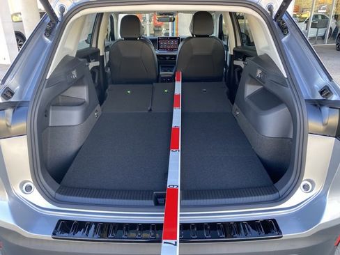 New 2026 Volkswagen Tiguan SE FWD image 18