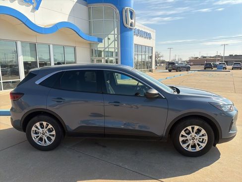 Used 2024 Ford Escape Active image 28