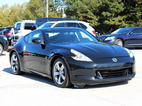 Used 2009 Nissan 370Z Touring image 9