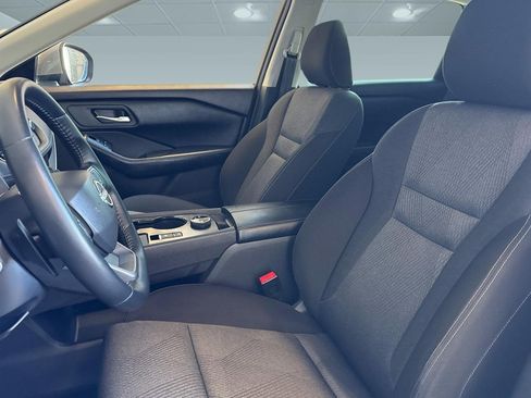 Used 2025 Nissan Rogue SV image 5