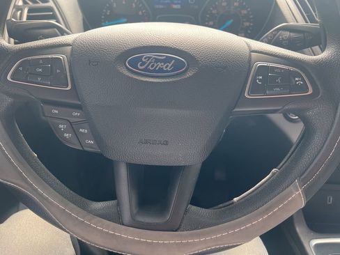 Used 2019 Ford Escape SE image 10