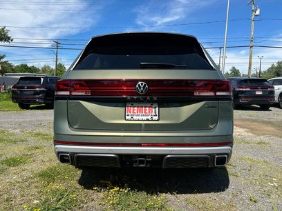 New 2026 Volkswagen Atlas Peak Edition