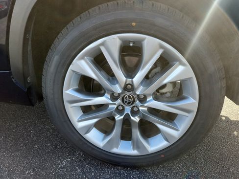 Used 2020 Toyota Highlander Limited FWD image 7