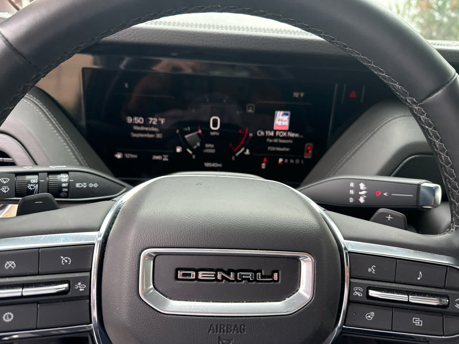 Used 2026 GMC Yukon Denali w/ Sun & Power Step Package AWD/4WD image 4