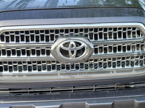 Used 2017 Toyota Tacoma TRD Sport w/ Tow Package image 5