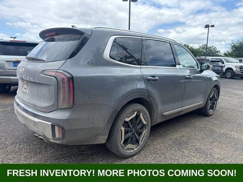 Used 2023 Kia Telluride EX w/ EX Captain's Chair Package FWD image 2