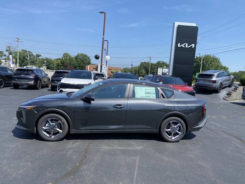 New 2026 Kia K4 FWD image 2