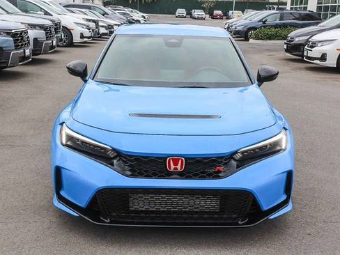 Used 2024 Honda Civic Type R image 2