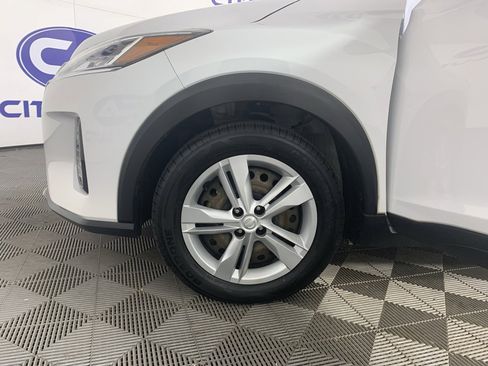 Used 2022 Nissan Kicks S image 11