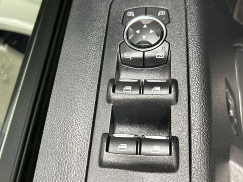 Used 2016 Ford F150 Platinum w/ Technology Package AWD/4WD image 9