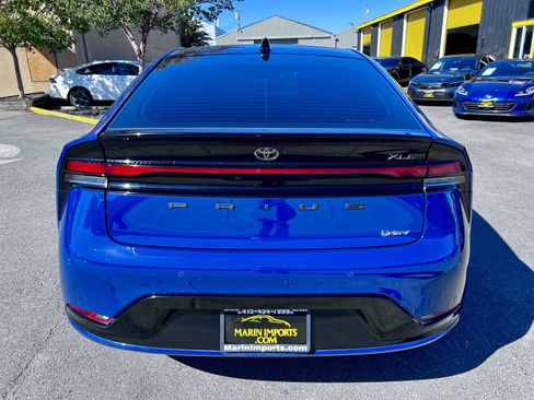 Used 2024 Toyota Prius XLE FWD image 7