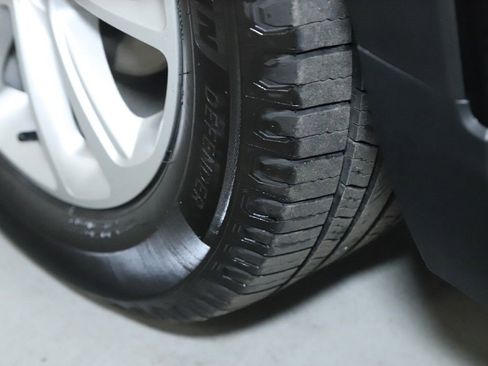 Used 2024 Chevrolet TrailBlazer LS image 36