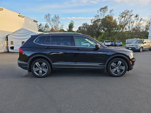 Used 2018 Volkswagen Tiguan SEL Premium image 4