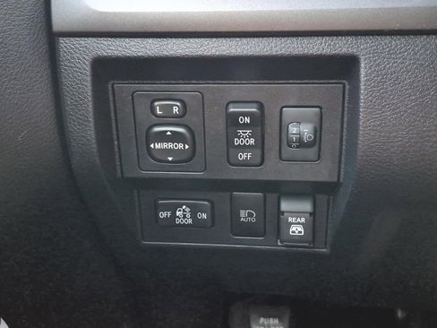 Used 2021 Toyota Tundra SR5 w/ Trail Edition image 19