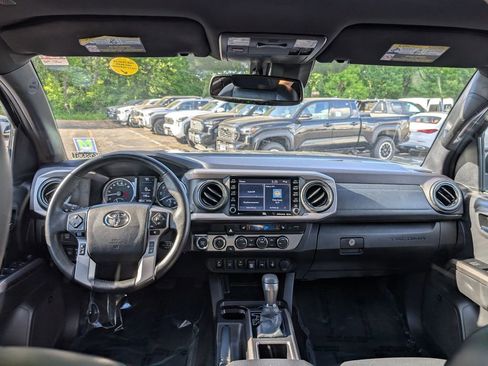 Certified 2022 Toyota Tacoma Limited AWD/4WD image 20