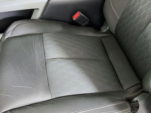 Used 2017 Nissan Titan SV image 18