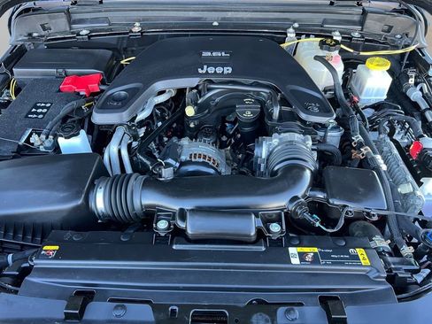 Used 2021 Jeep Gladiator Rubicon w/ Dual Top Group image 42