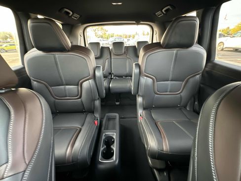 New 2026 Nissan Armada SL w/ Captain's Chari Seat Package image 30