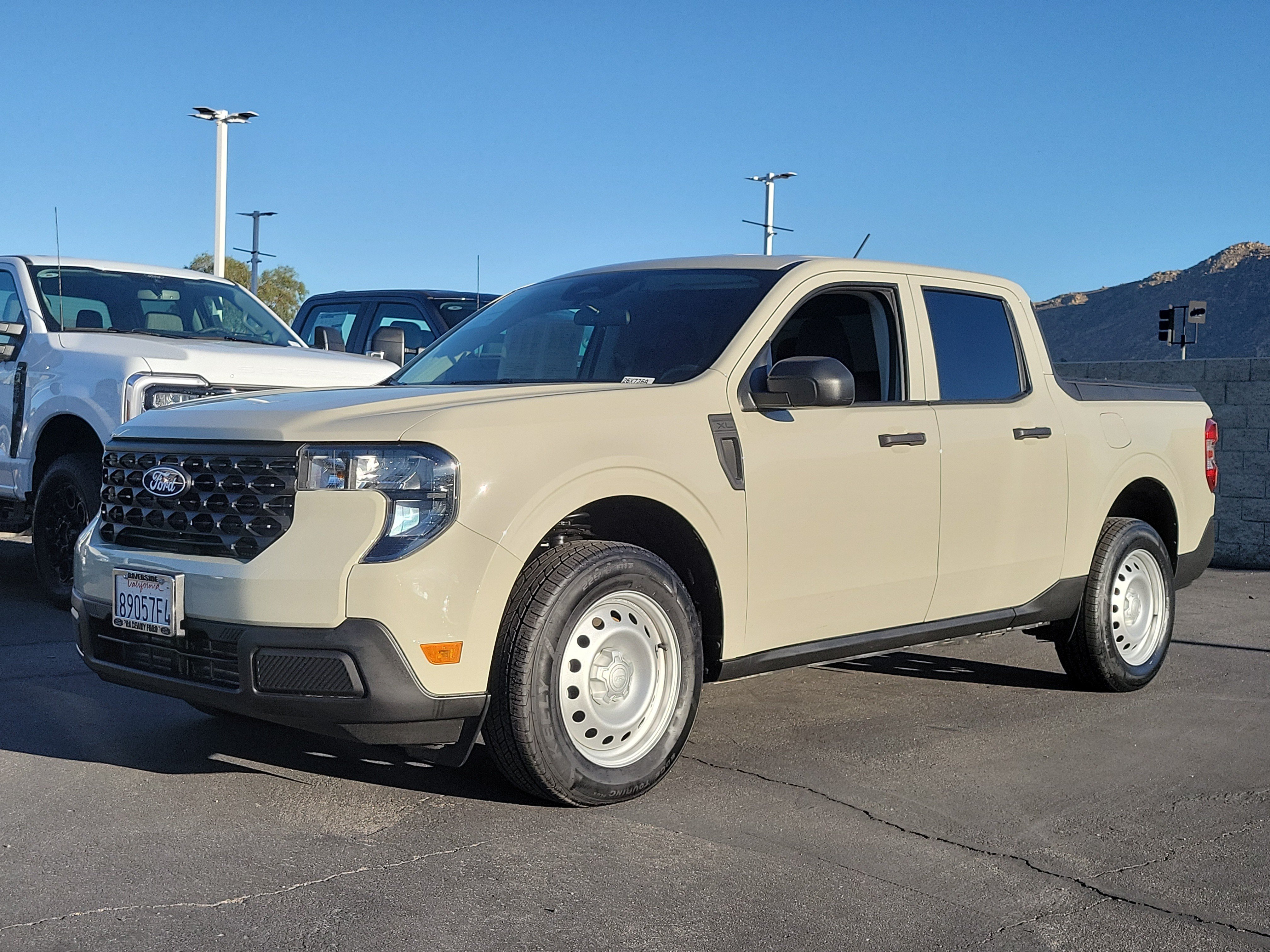 Certified 2025 Ford Maverick XL FWD image 16