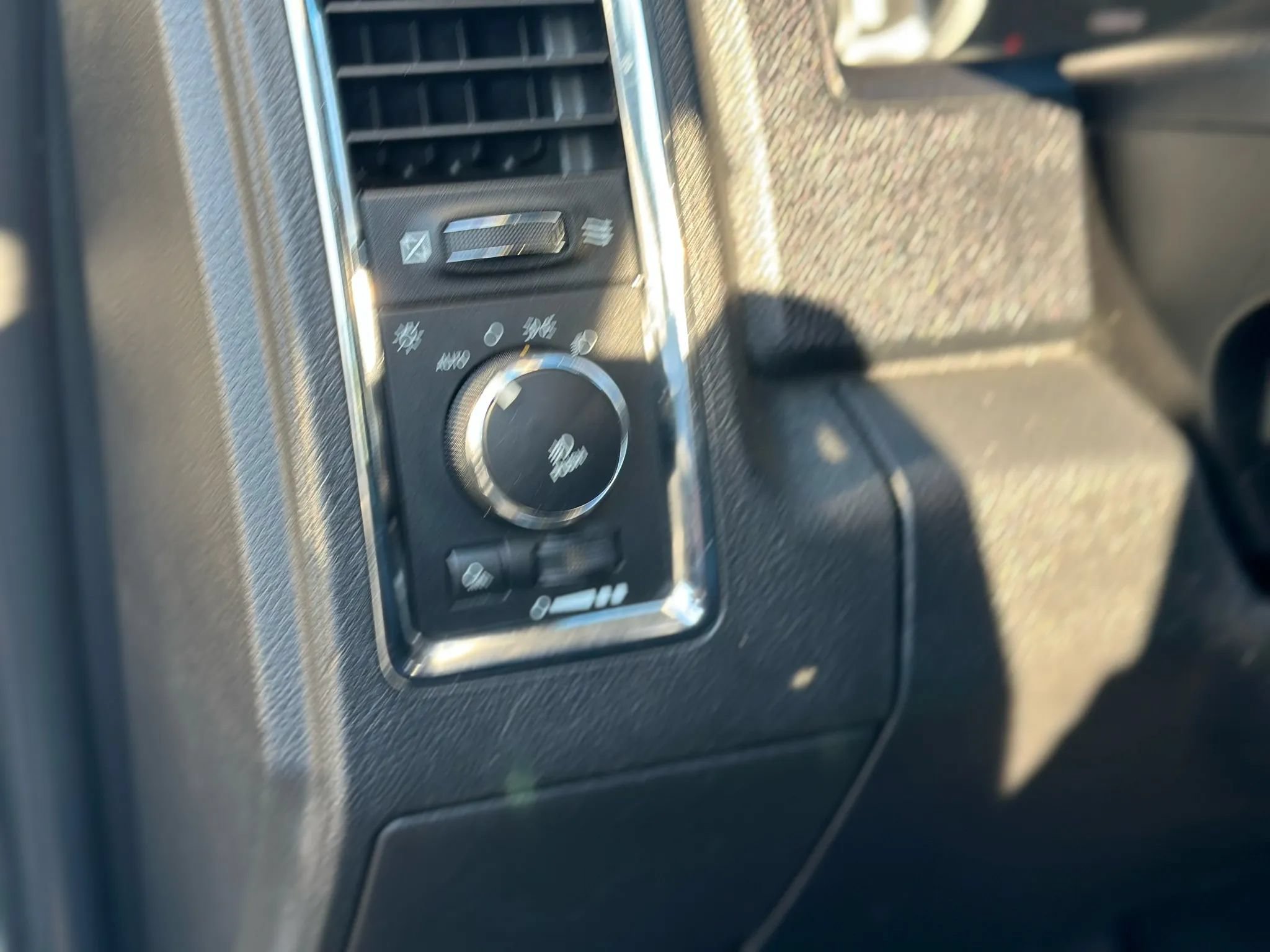 Used 2013 RAM 3500 Laramie AWD/4WD image 40