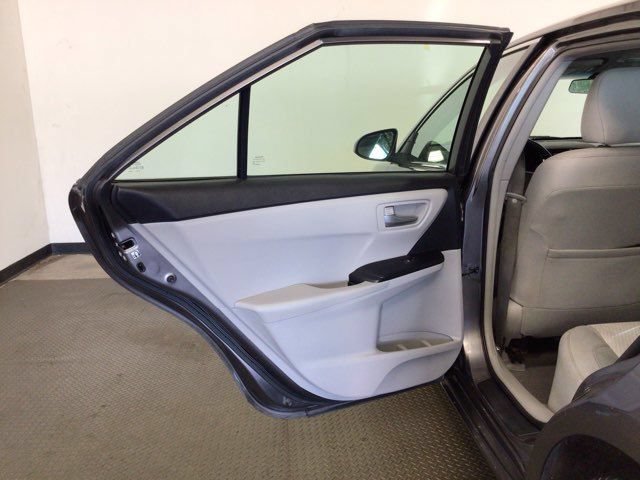 Used 2017 Toyota Camry LE FWD image 10
