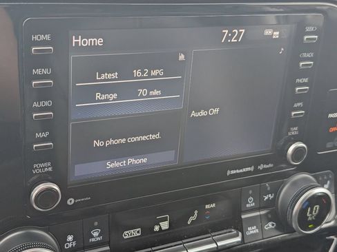 Used 2022 Toyota Highlander XLE FWD image 16