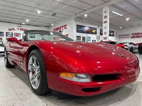Used 2004 Chevrolet Corvette Convertible w/ Preferred Equipment Group RWD image 13