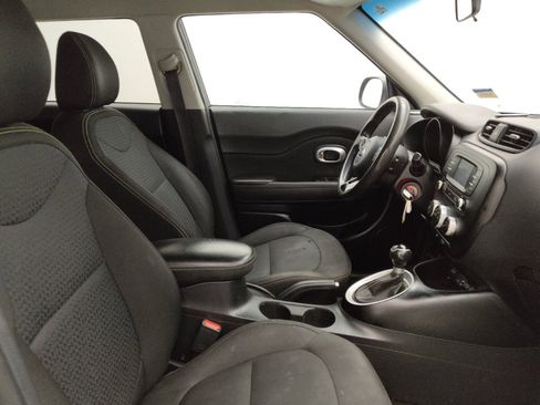 Used 2016 Kia Soul + FWD image 21