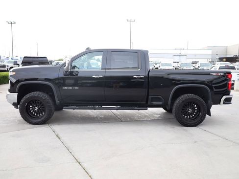 Used 2024 Chevrolet Silverado 3500 LTZ AWD/4WD image 3