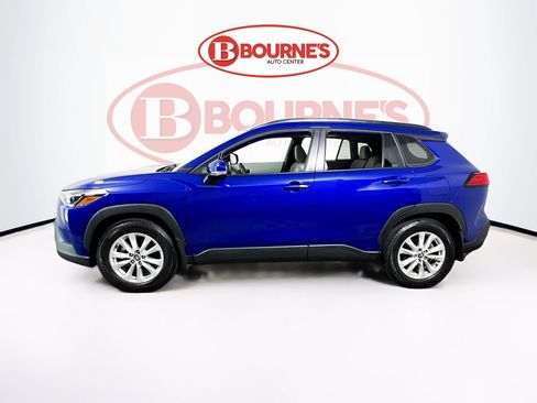 Used 2024 Toyota Corolla Cross LE w/ Moonroof Package AWD/4WD image 6