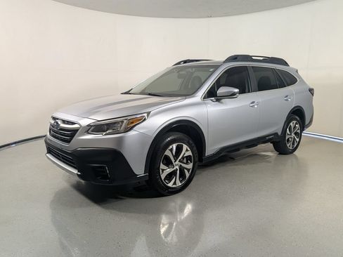 Used 2020 Subaru Outback Limited AWD/4WD image 3