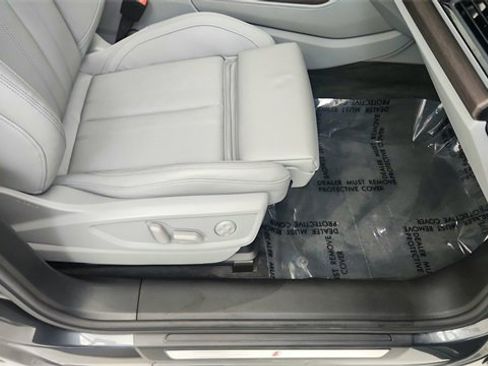 Used 2024 Audi Q5 2.0T Premium Plus w/ Premium Plus Package image 23