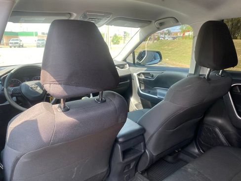 Used 2021 Toyota RAV4 LE FWD image 30