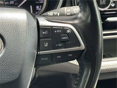 Used 2020 Toyota Highlander Limited AWD/4WD image 23