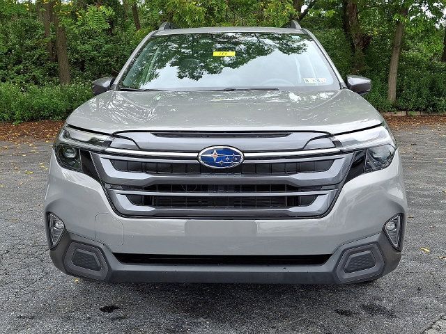 Used 2025 Subaru Forester Limited AWD/4WD image 2