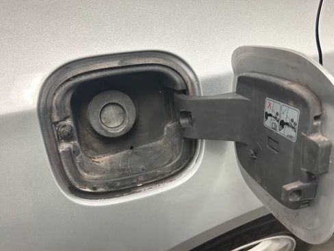 Used 2017 Chevrolet Malibu LS FWD image 30