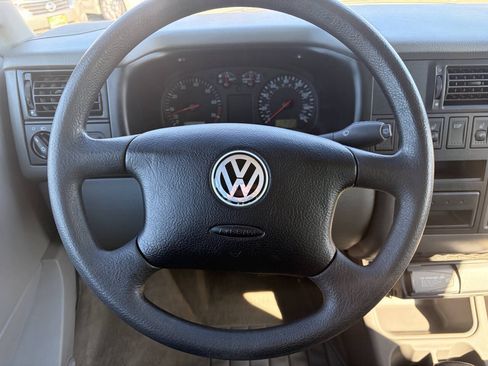 Used 2001 Volkswagen Eurovan FWD image 23