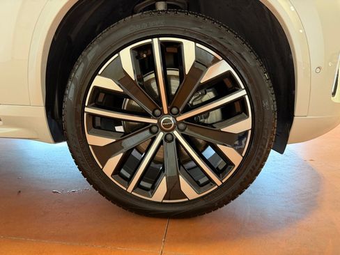 Used 2026 Volvo XC90 B5 Plus w/ Protection Package Premier AWD/4WD image 14