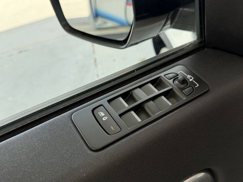 Used 2017 Land Rover Discovery Sport SE AWD/4WD image 18