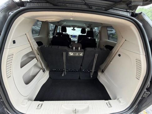 Used 2017 Chrysler Pacifica Touring FWD image 13