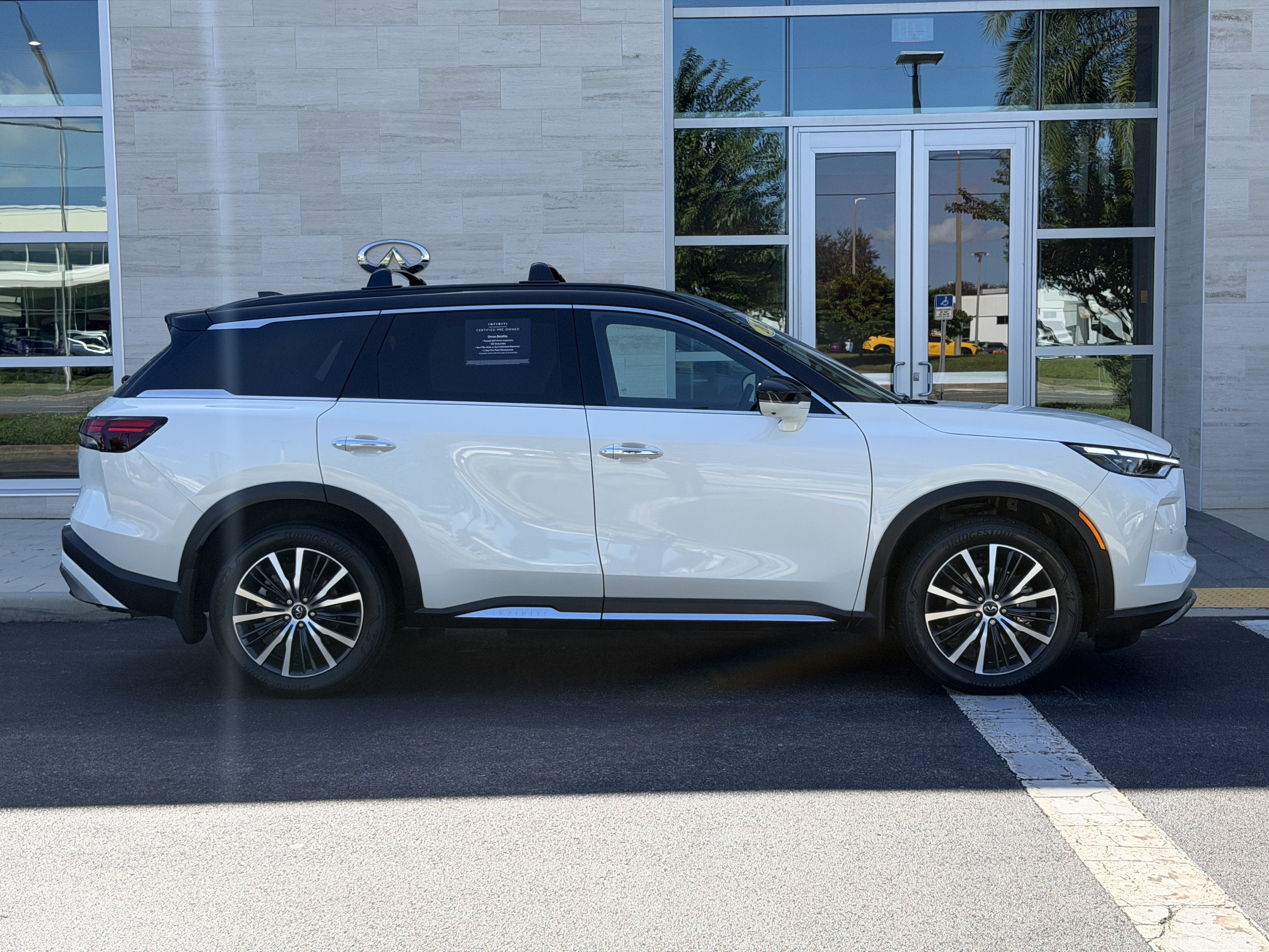 Certified 2025 INFINITI QX60 Autograph w/ Cargo Package AWD/4WD image 8