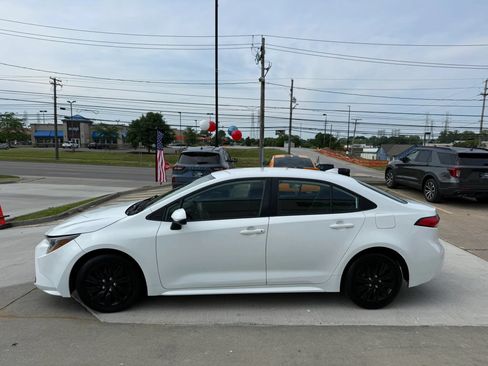 Used 2023 Toyota Corolla LE FWD image 7