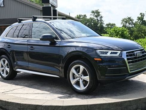 Used 2020 Audi Q5 2.0T Premium Plus w/ Premium Plus Package AWD/4WD image 3