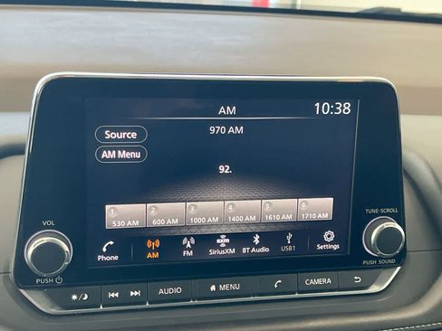 Used 2023 Nissan Rogue SV image 16