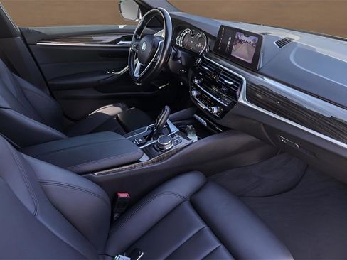 Used 2019 BMW 530i w/ Convenience Package image 32