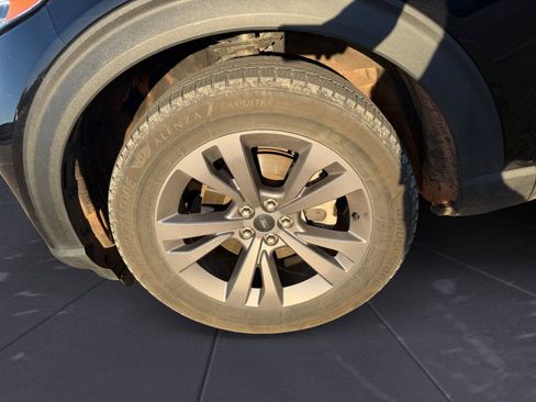 Used 2022 Ford Explorer XLT w/ Equipment Group 202A image 14