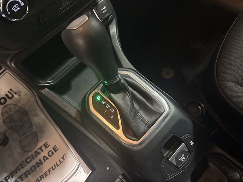 Used 2018 Jeep Renegade Sport w/ Power & Air Group image 20