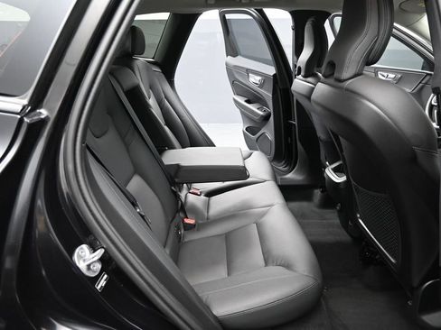 Used 2025 Volvo XC60 B5 Plus w/ Climate Package AWD/4WD image 19