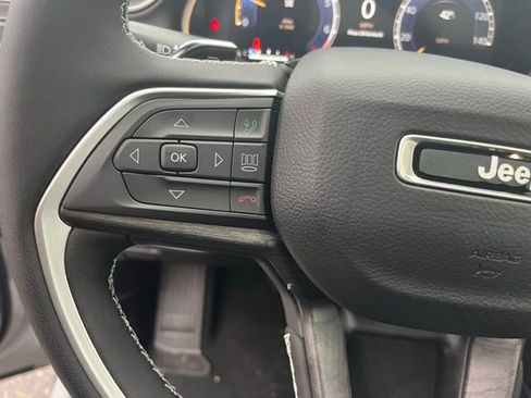 New 2025 Jeep Grand Cherokee L Limited w/ Black Appearance Package image 18